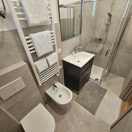 Lunis Guest house